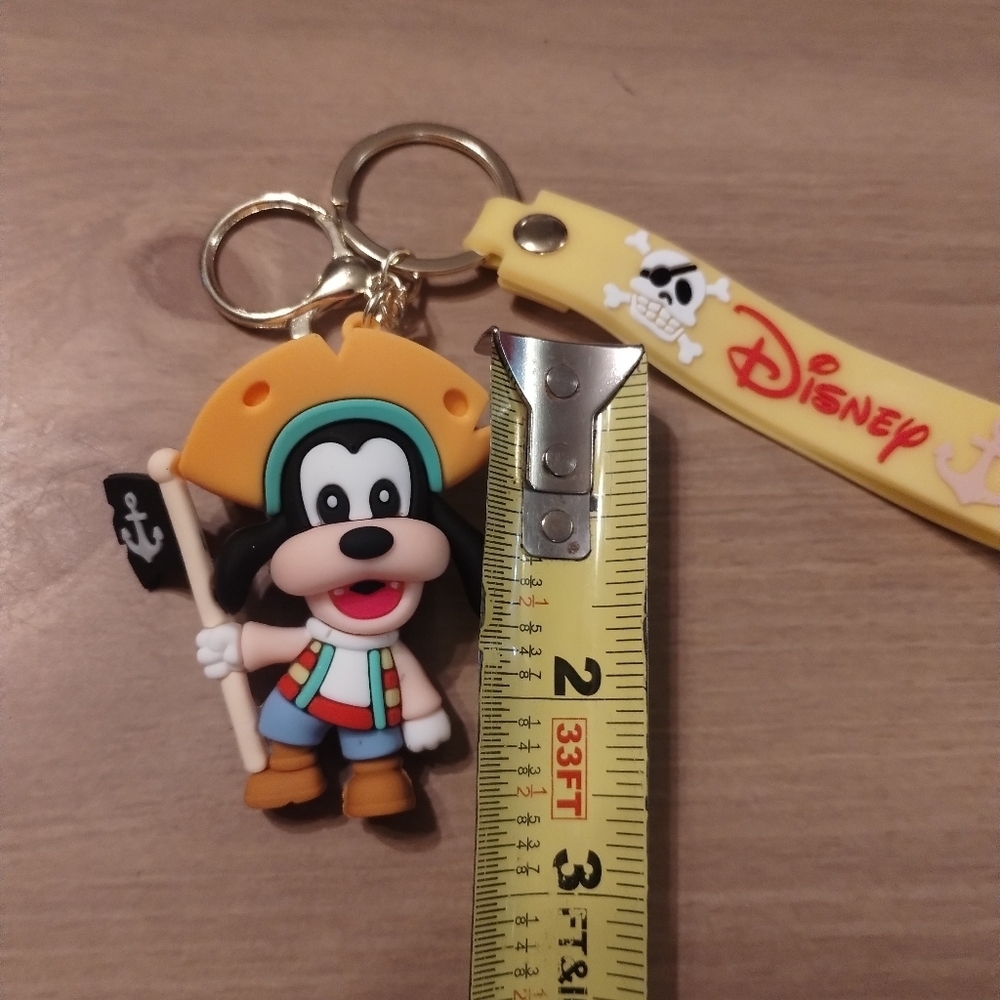 New 3D Rubber Disney Goofy Pirate Keychain | Cute Cartoon Bag Charm - Picture 2 of 3